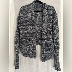 NWOT Abercrombie & Fitch Blue Merle knit sweater w pockets. Size M. Like new.